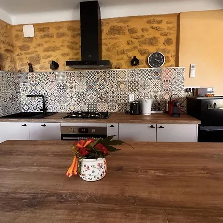 בית נופש House With A View Of Mont Ventoux *