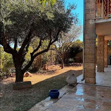 בית נופש House With A View Of Mont Ventoux *